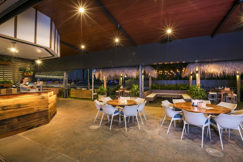 Nightcap At Kawana Waters Hotel - Winery Find 7