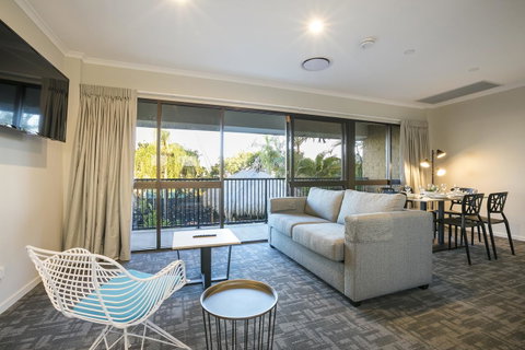 Nightcap At Kawana Waters Hotel - Winery Find 2