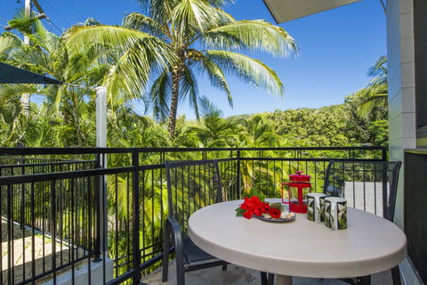 Magnetic North Apartment 1 - Winery Find 12