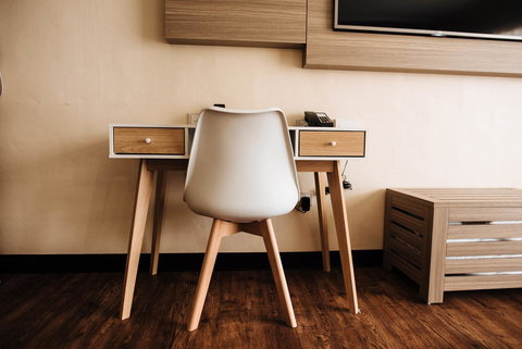 Mantra Club Croc - Winery Find 12