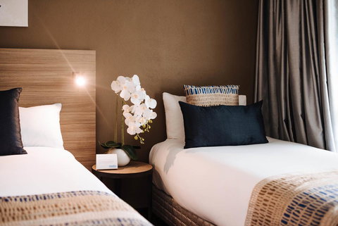 Mantra Club Croc - Winery Find 25