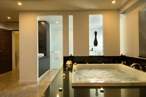 Pullman Port Douglas Sea Temple Resort And Spa - Winery Find 2