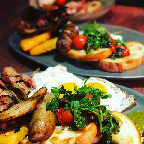 The Bearded Dragon Boutique Hotel - Winery Find 14