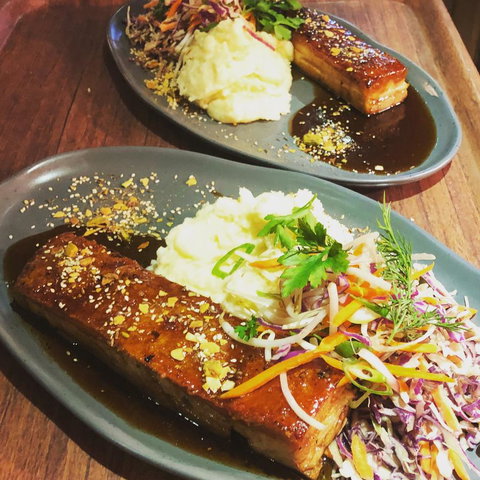 The Bearded Dragon Boutique Hotel - Winery Find 16