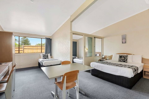 Econo Lodge Toowoomba Motel & Events Centre - Winery Find 8