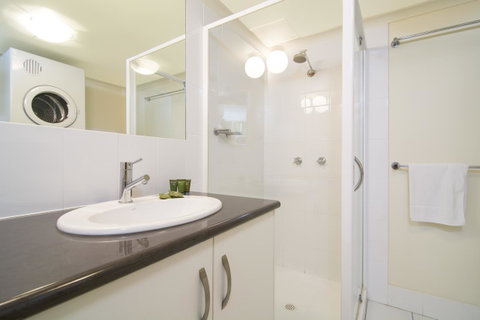 The Port Douglas Queenslander - Winery Find 10