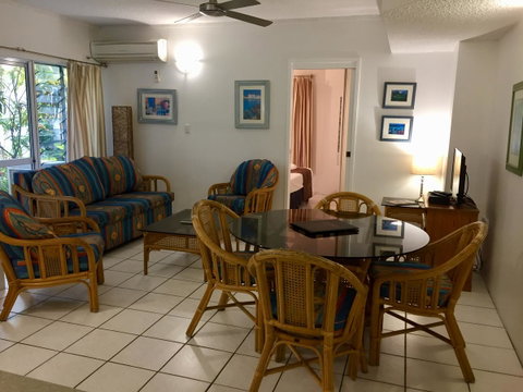 The Port Douglas Queenslander - Winery Find 6