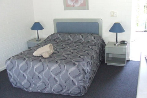 Dalby Manor Motor Inn - Winery Find 36