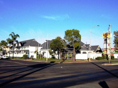 Dalby Manor Motor Inn - Winery Find 19