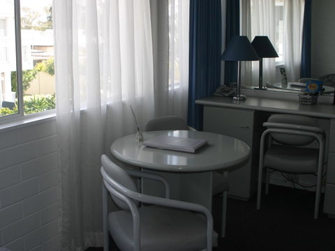 Dalby Manor Motor Inn - Winery Find 29