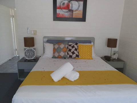 Dalby Manor Motor Inn - Winery Find 3