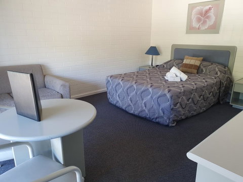 Dalby Manor Motor Inn - Winery Find 2