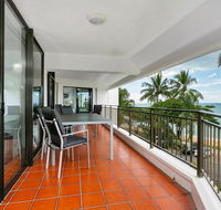 Roydon Beachfront Apartments - Winery Find