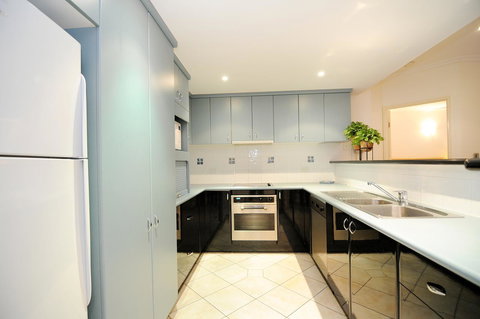 Oasis At Palm Cove - Winery Find 9