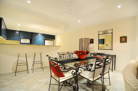 Oasis At Palm Cove - Winery Find 19