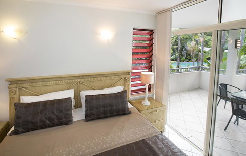 Oasis At Palm Cove - Winery Find 6