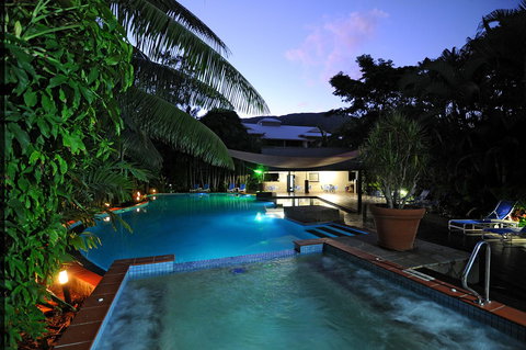 Oasis At Palm Cove - Winery Find 32