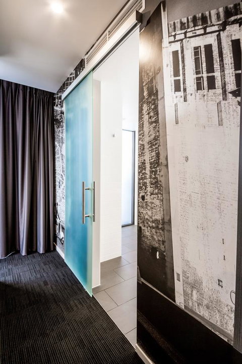 Sage Hotel James Street - Winery Find 7