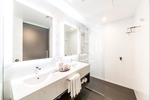 Sage Hotel James Street - Winery Find 10