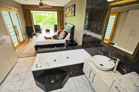 Fitzroy Island Resort - Winery Find 9