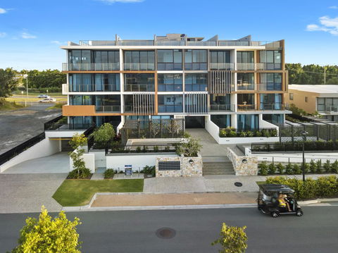 The Residences At The Peninsula - Winery Find 10