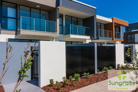 The Residences At The Peninsula - Winery Find 35