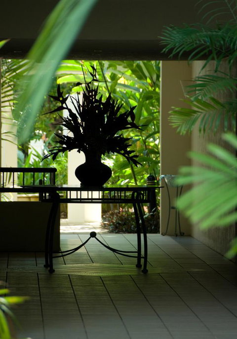 Mandalay Luxury Beachfront Apartments - Winery Find 3