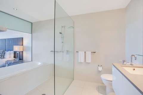 Mantra Circle On Cavill - Winery Find 26