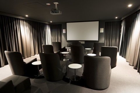 Mantra Circle On Cavill - Winery Find 43