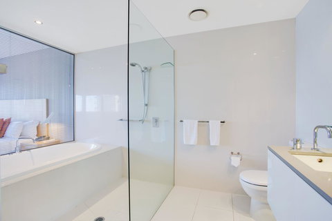 Mantra Circle On Cavill - Winery Find 28