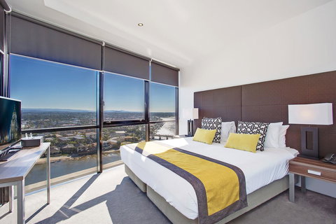 Mantra Circle On Cavill - Winery Find 39