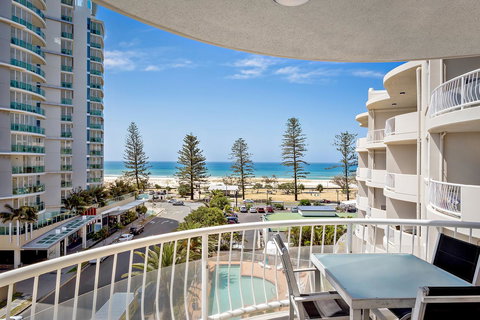 Kirra Beach Apartments - Winery Find 22