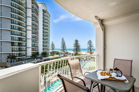 Kirra Beach Apartments - Winery Find 29
