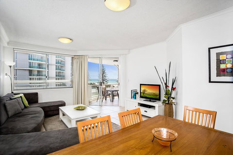 Kirra Beach Apartments - Winery Find 31