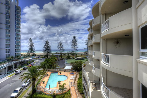 Kirra Beach Apartments - Winery Find 26