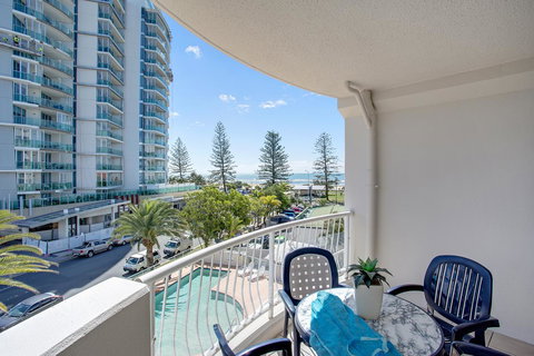Kirra Beach Apartments - Winery Find 16
