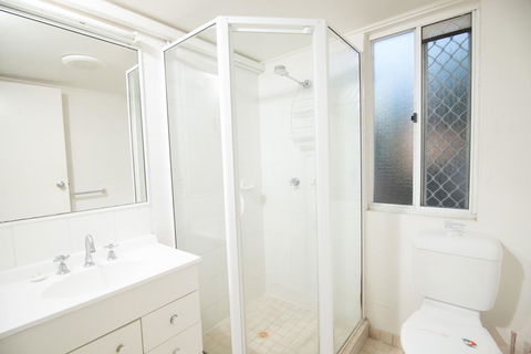 Bay Of Palms - Winery Find 33