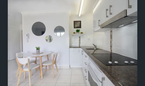 Bay Of Palms - Winery Find 3