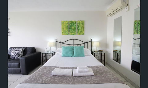 Bay Of Palms - Winery Find 23