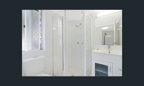 Bay Of Palms - Winery Find 11