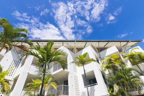 Beach Club Resort Mooloolaba - Winery Find 33
