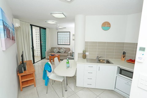 Beach Club Resort Mooloolaba - Winery Find 19