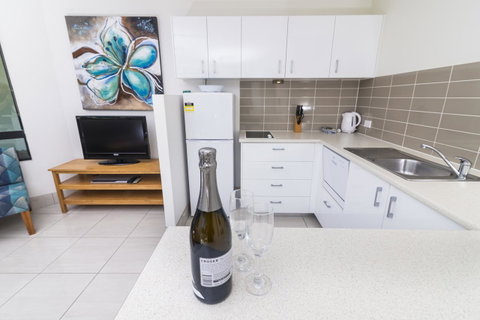 Beach Club Resort Mooloolaba - Winery Find 15
