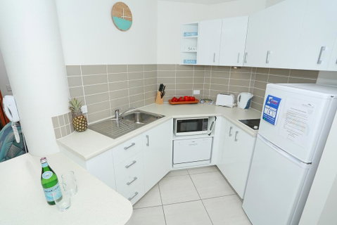 Beach Club Resort Mooloolaba - Winery Find 18