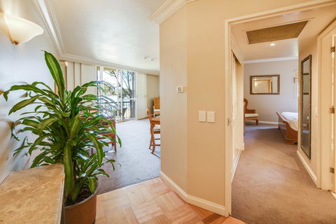 InterContinental Sanctuary Cove Resort, An IHG Hotel - Winery Find 21