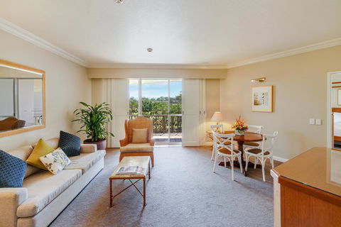 InterContinental Sanctuary Cove Resort, An IHG Hotel - Winery Find 13