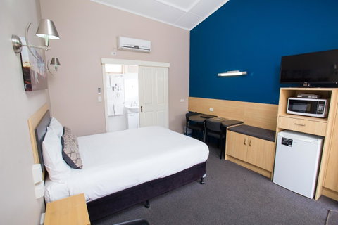 Downs Motel - Winery Find 28