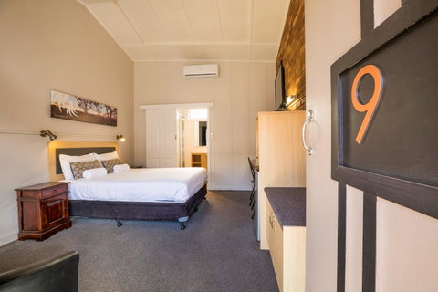 Downs Motel - Winery Find 4