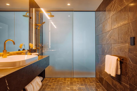 Eatons Hill Hotel - Winery Find 20