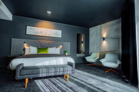 Eatons Hill Hotel - Winery Find 19